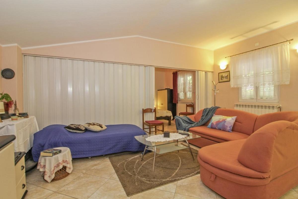 Dalibor In Jakacici - Haus Fuer 2-4 Personen Gračišće Buitenkant foto