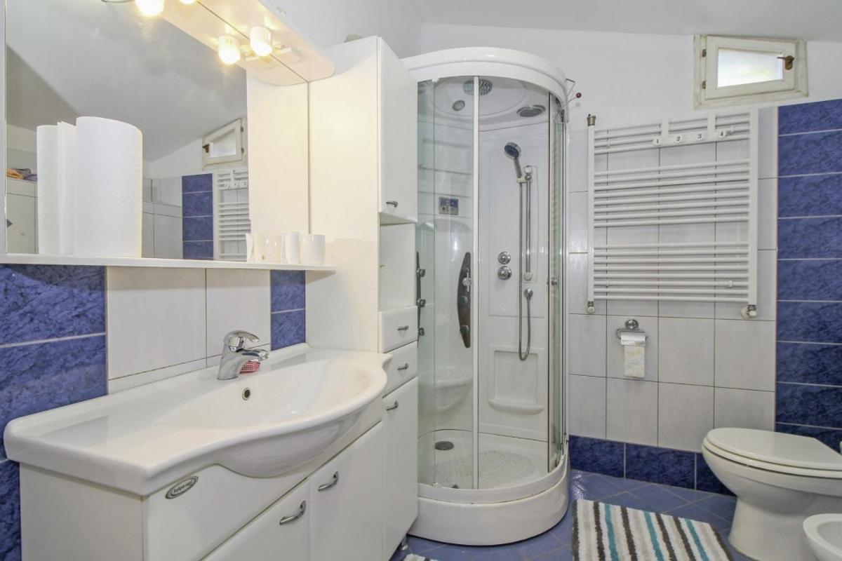 Dalibor In Jakacici - Haus Fuer 2-4 Personen Gračišće Buitenkant foto